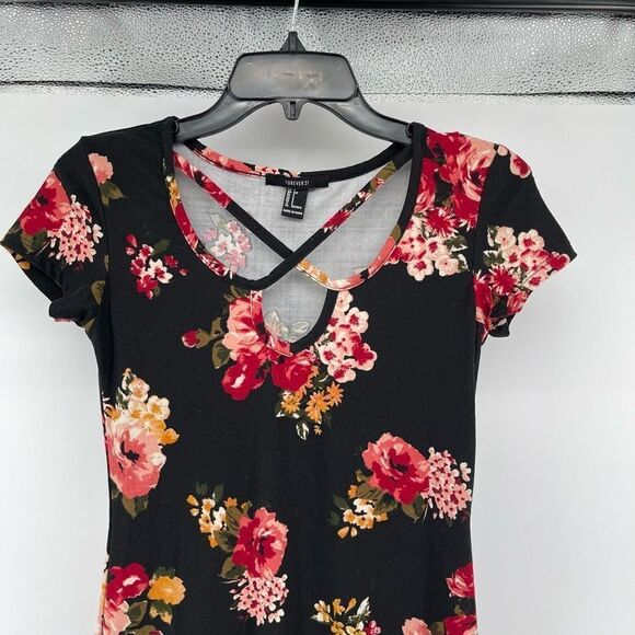 Forever 21 Criss-Cross Black Floral Print Short Sleeve Pullover Mini Dress Small - Picture 2 of 10